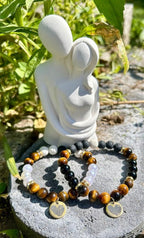 Perlenarmband Tigerauge und Lavasteine als Paararmband mit Charm