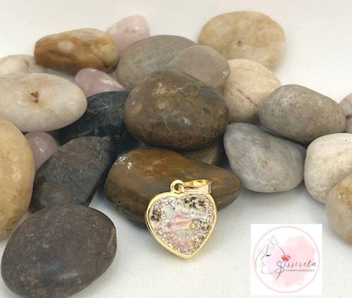 Herzanhänger 1,5cm – Gold | Weißer Beton | Leomuster